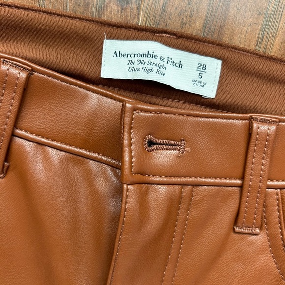 Abercrombie & Fitch Vegan Leather 90s Straight Pant - Brown - Picture 4 of 11